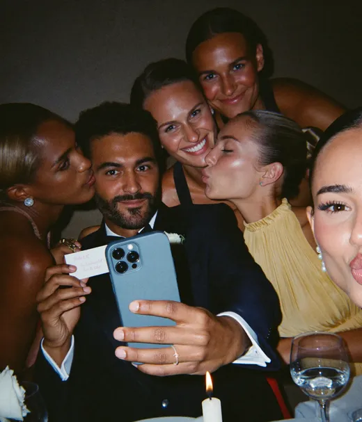 Table selfie
